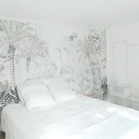 Apartment Maisonnette Avec Jardin - Proche Paris - *
