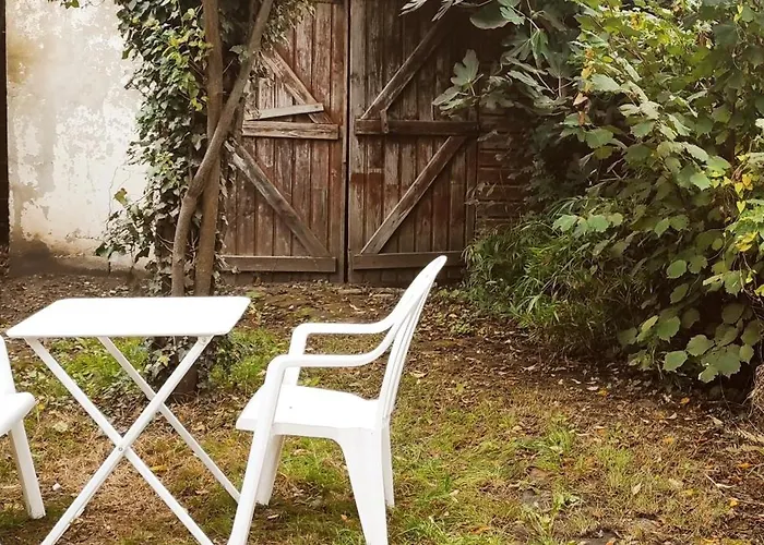 Maisonnette Avec Jardin - Proche Paris - *